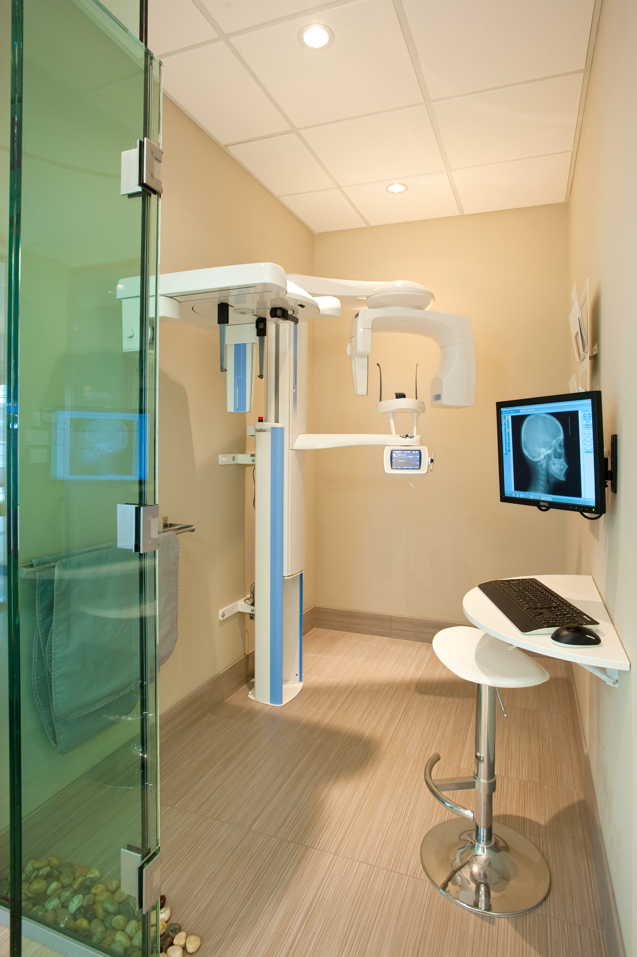 Love My Smile Dental dental clinic in Vancouver - Photo 3